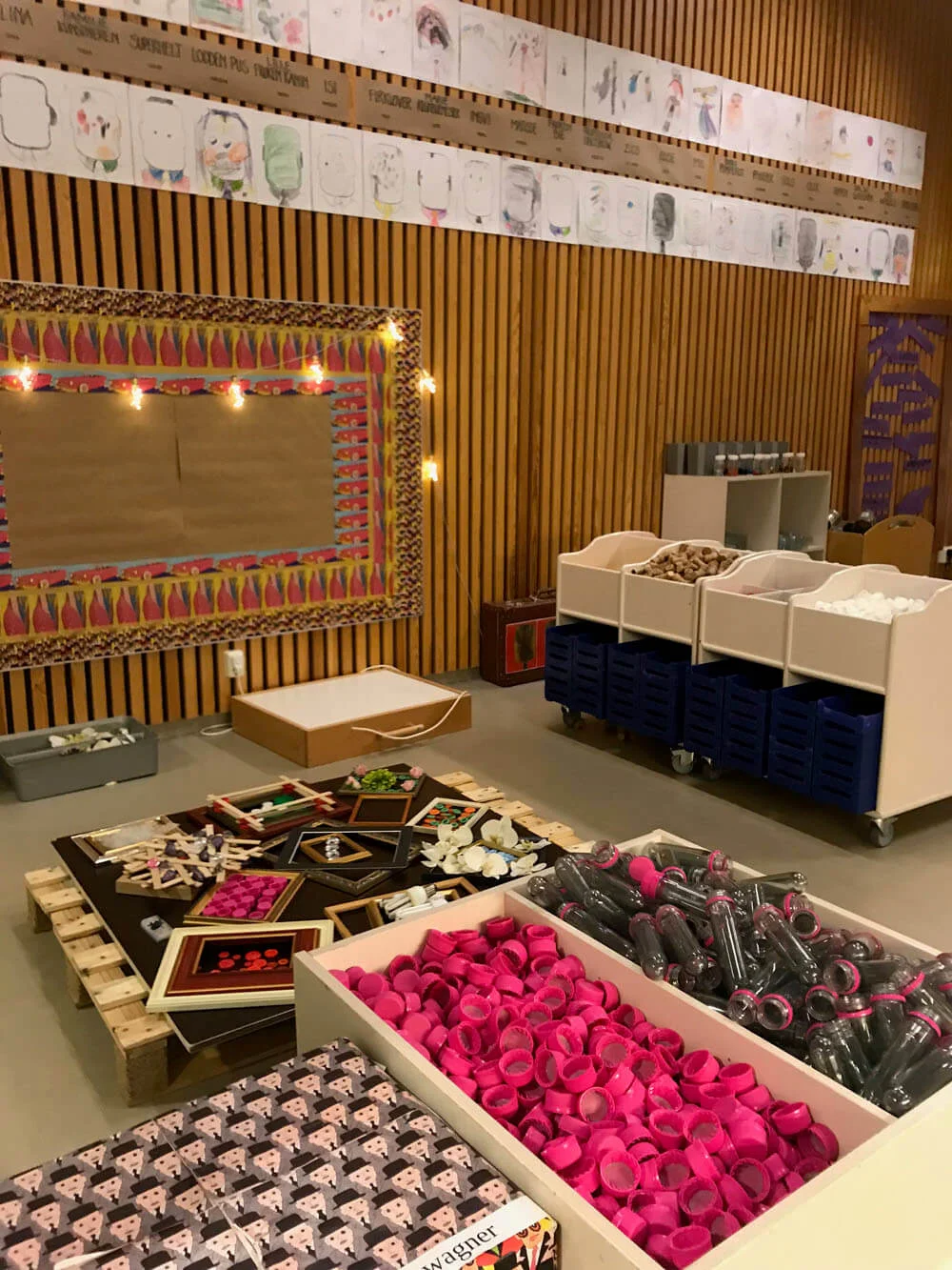 Del 2: Fremmer eller hemmer vi leken med materialene vi tilbyr i barnehagen?