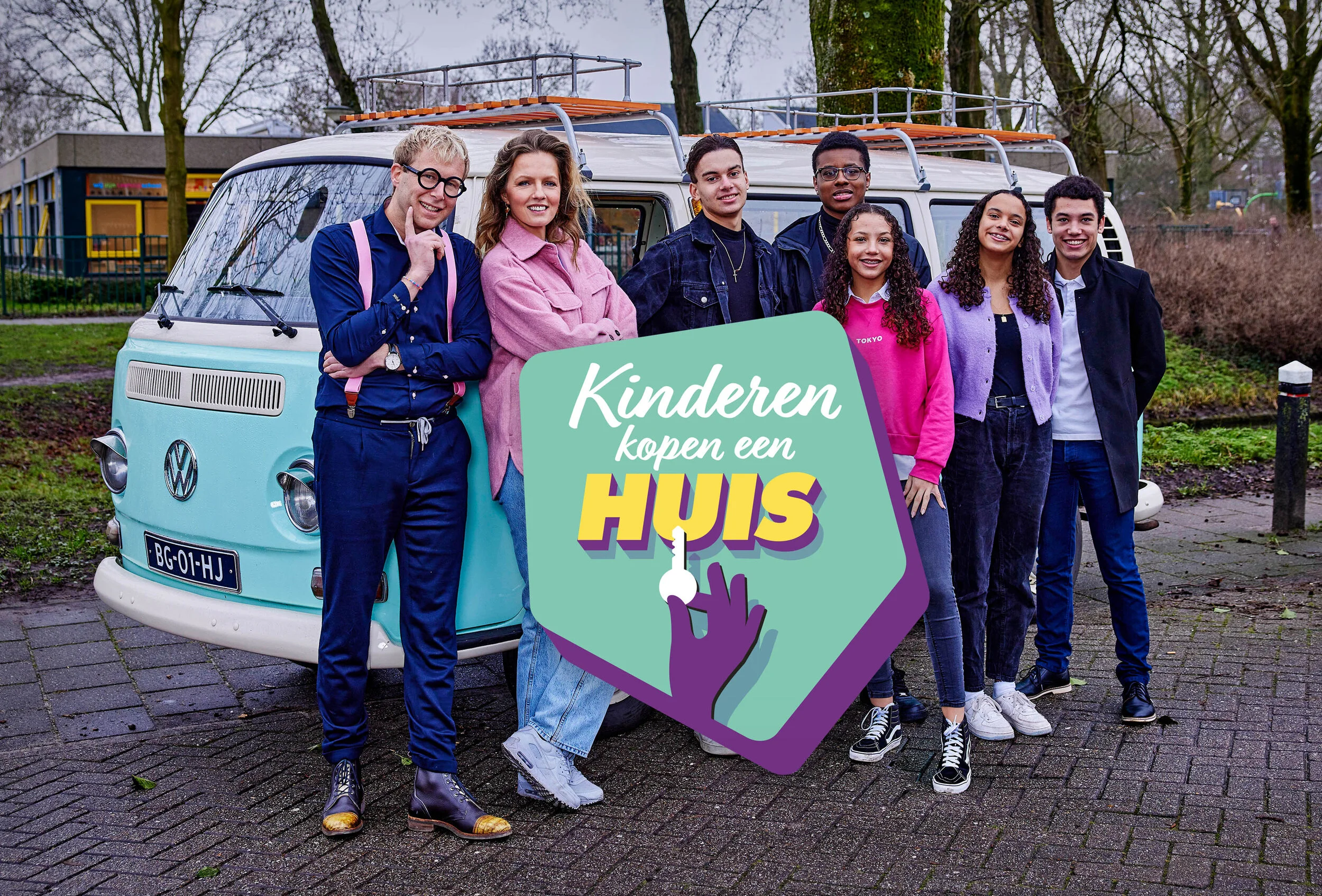  Skyhigh TV produceert voor SBS6 een uniek, nieuw huizenprogramma. In Kinderen kopen een huis gaat Leonie ter Braak op huizenjacht, maar zoals de titel al aangeeft gebeurt dat met een ander gezelschap dan gebruikelijk: de kinderen van een gezin. Kope