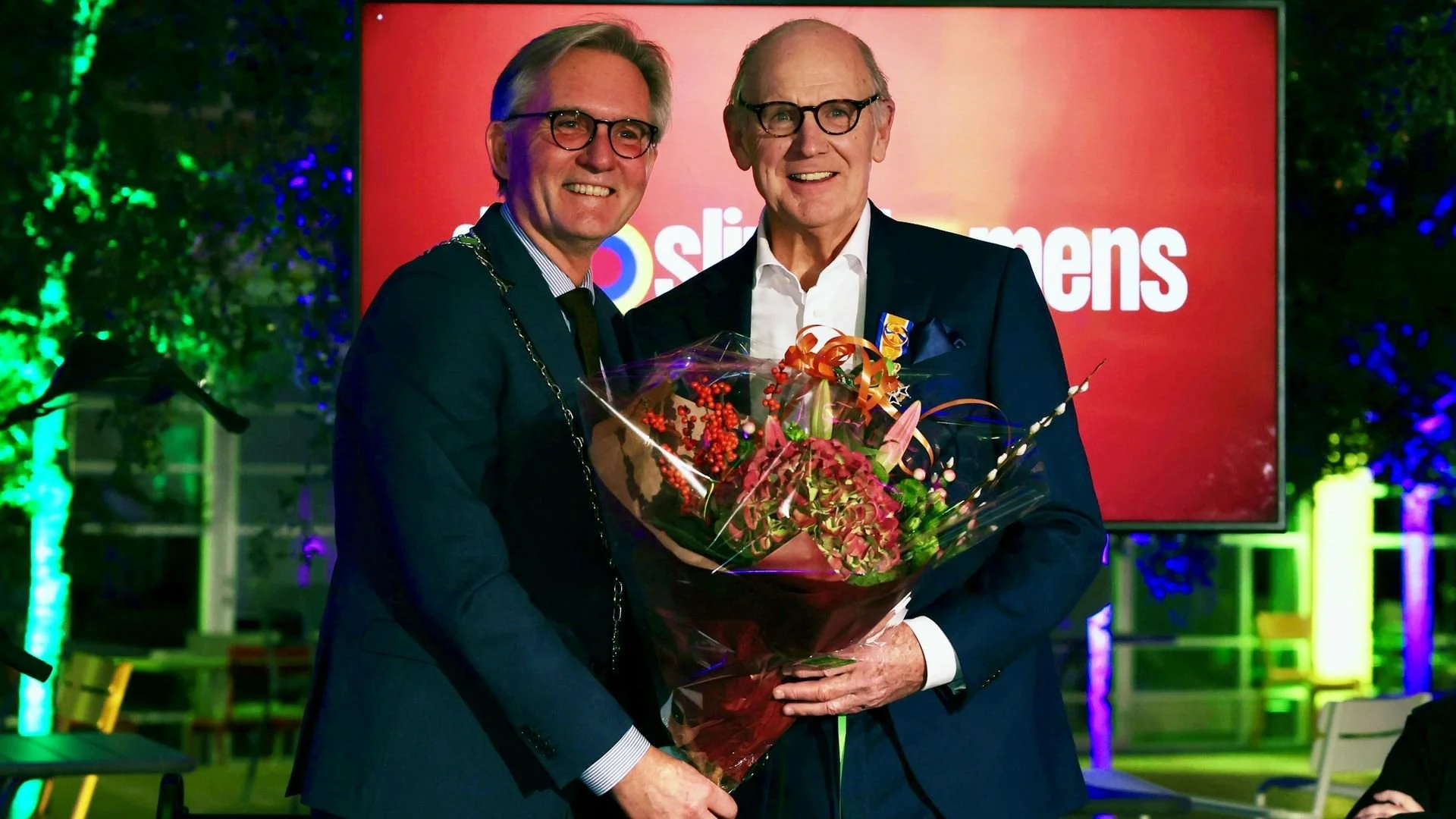 Philip Freriks na laatste opnames De slimste mens geëerd met koninklijke onderscheiding