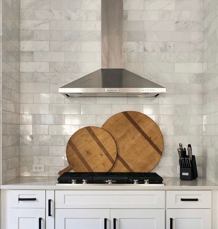 A backsplash can make all the difference! Swipe for before.