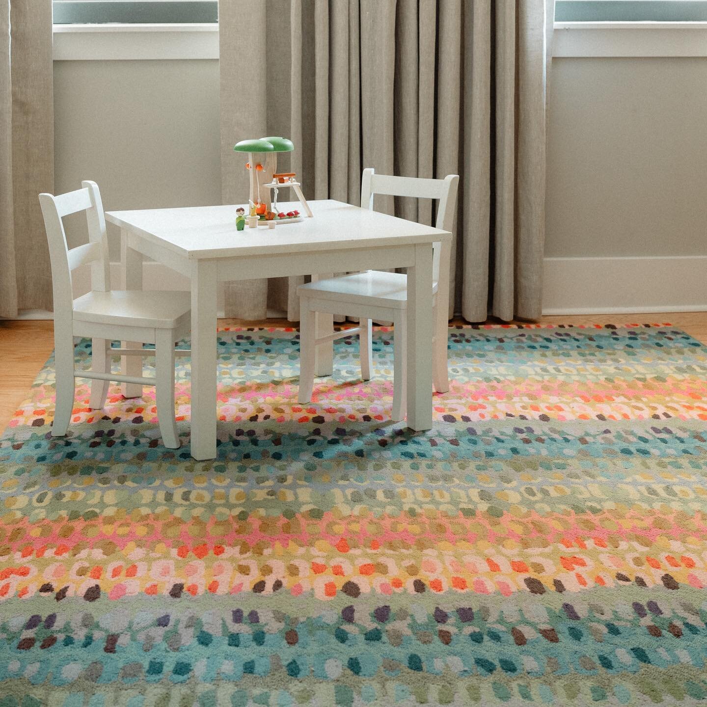 Every nursery should have a cute/cheerful rug, don&rsquo;t you think?!