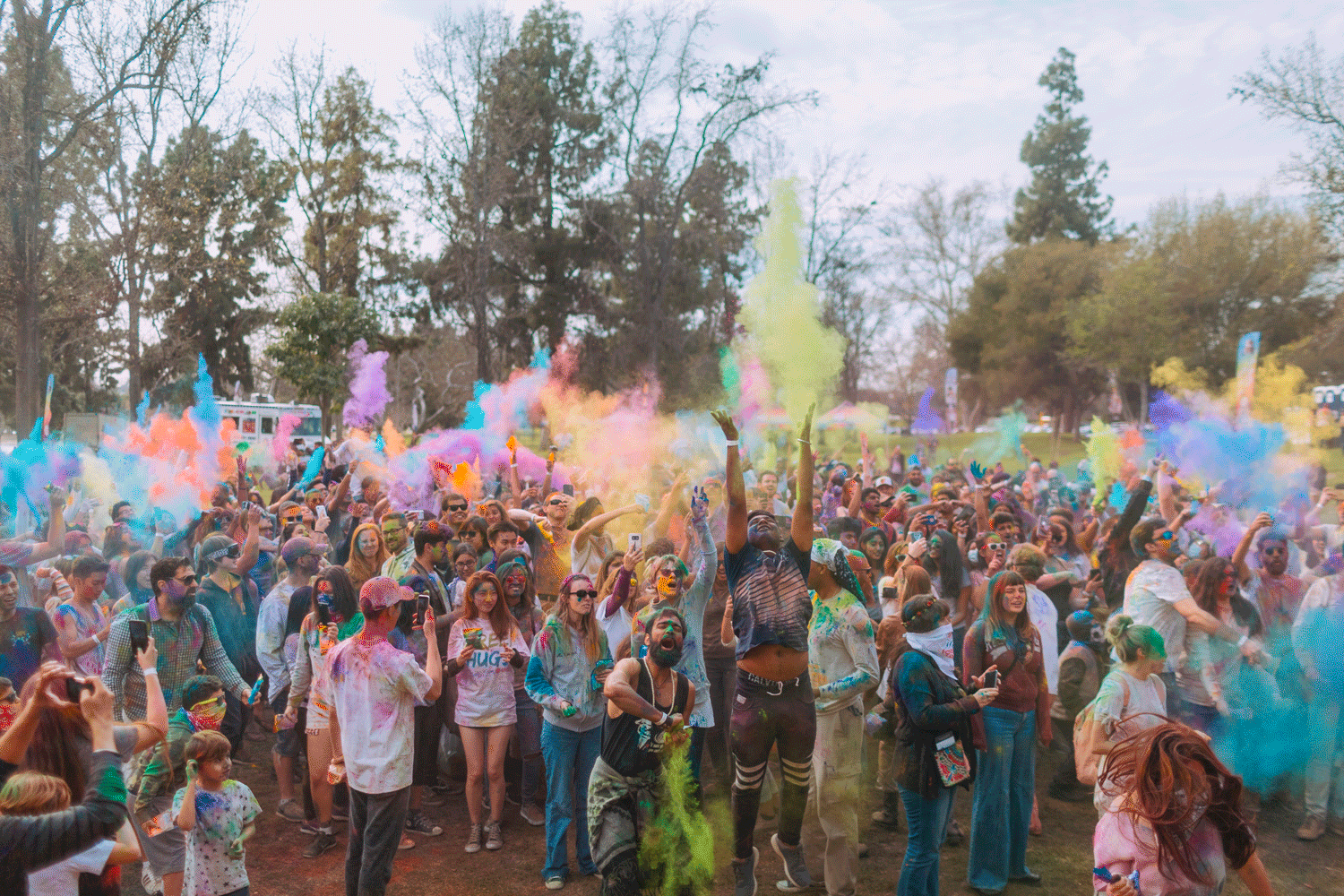 Holi Festival of Colors Los Angeles (15)a.gif