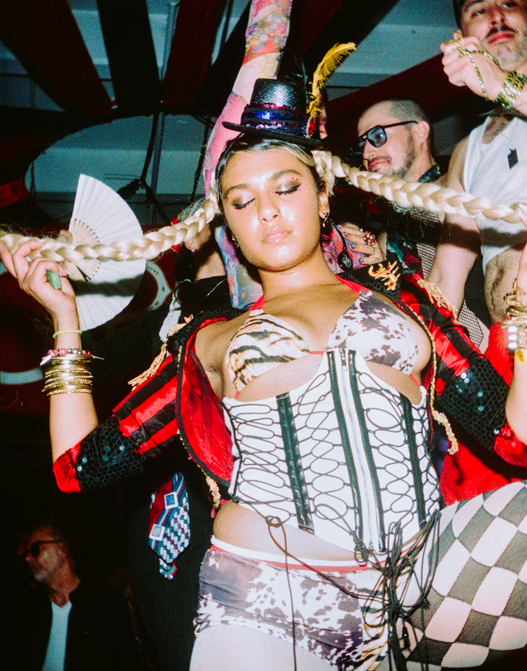 3 circus2.gif