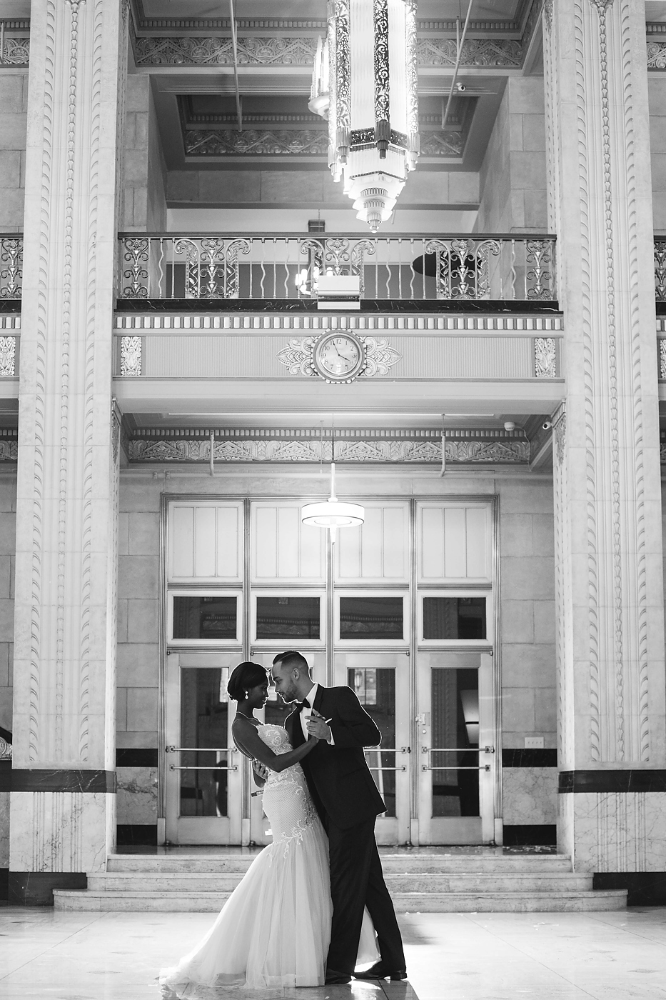 Kansas-City-Wedding-Photographer-Claire-Ryser-Downtown-KC-Wedding-Photos-018.JPG