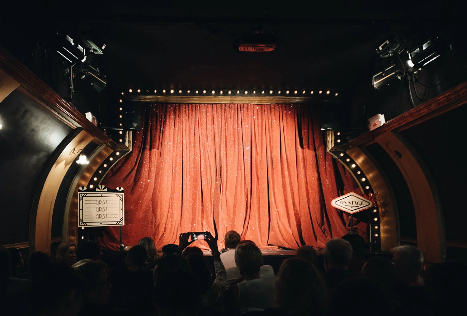 The_Ink_Collective_Inside_Ink_Pret_A_Partir_What_To_Do_Paris_At_Night_Le Cabaret Burlesque - La Nouvelle Seine à Paris_1.jpg