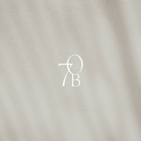 Clean Geometry &amp; Smooth Elegance