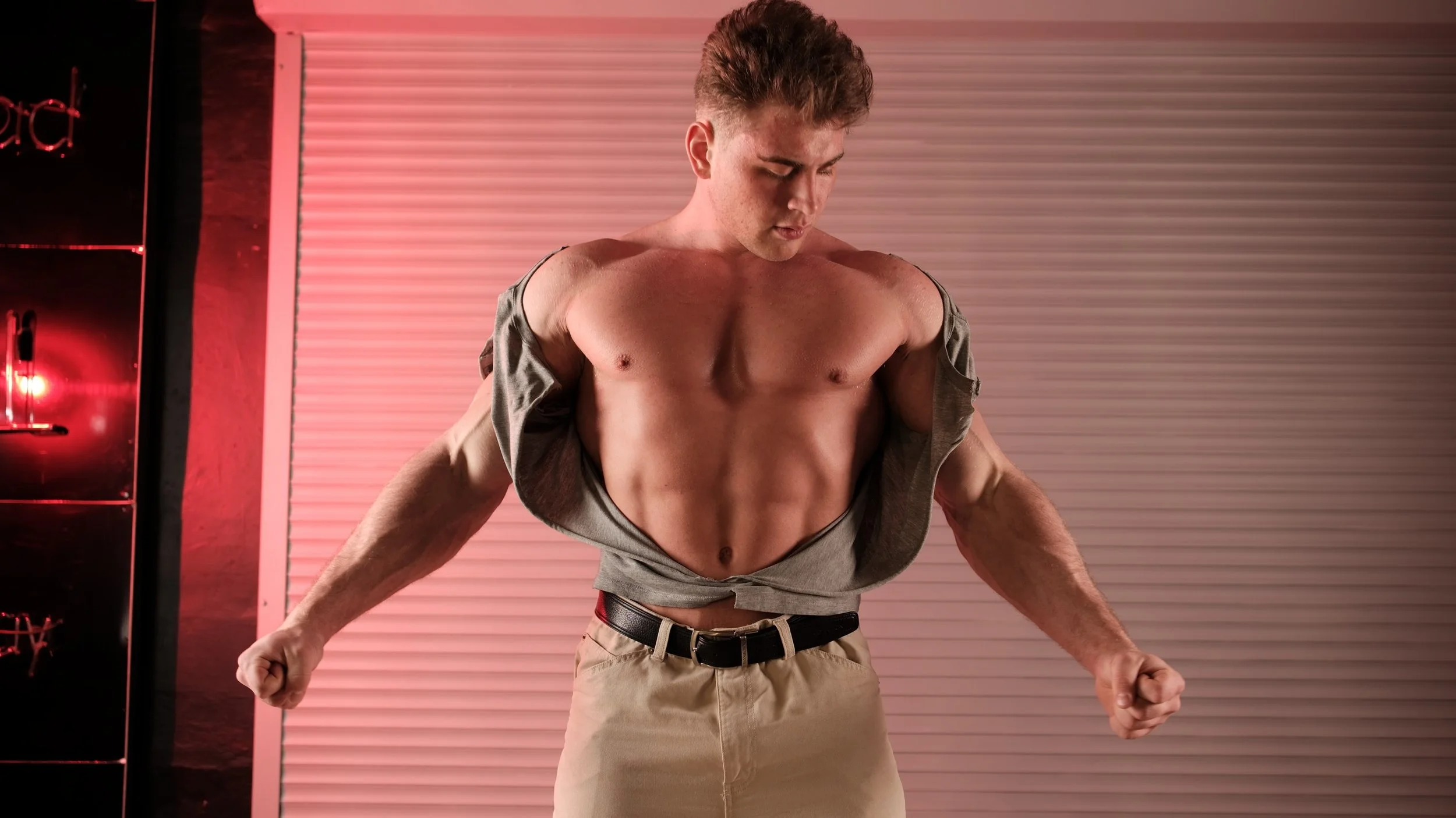 Shirt Destroying Muscle Show