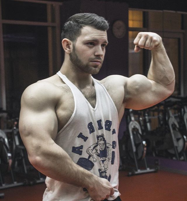Hey guys! Who want get big muscles? Workout plan individual for you from me! Big sales! 
Get on: www.gymnastsergey.com
.
.
.
#bodybuilding #fitness #aesthetic #muscle #gym #gymguide #gymmotivation #motivation #bigbody #flexing #flexmuscles #trainhard