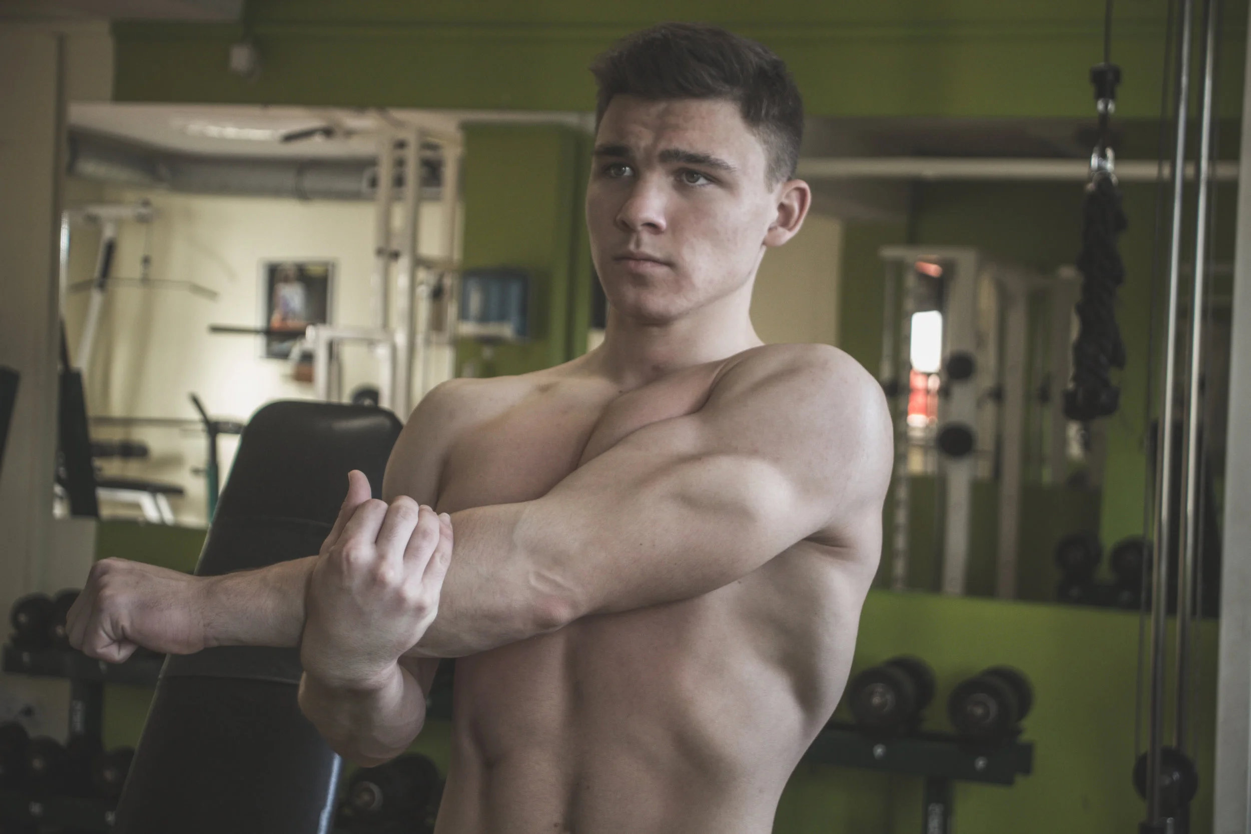 Most Muscular Bodybuilder boy In The World - insane flexing and pumping up training