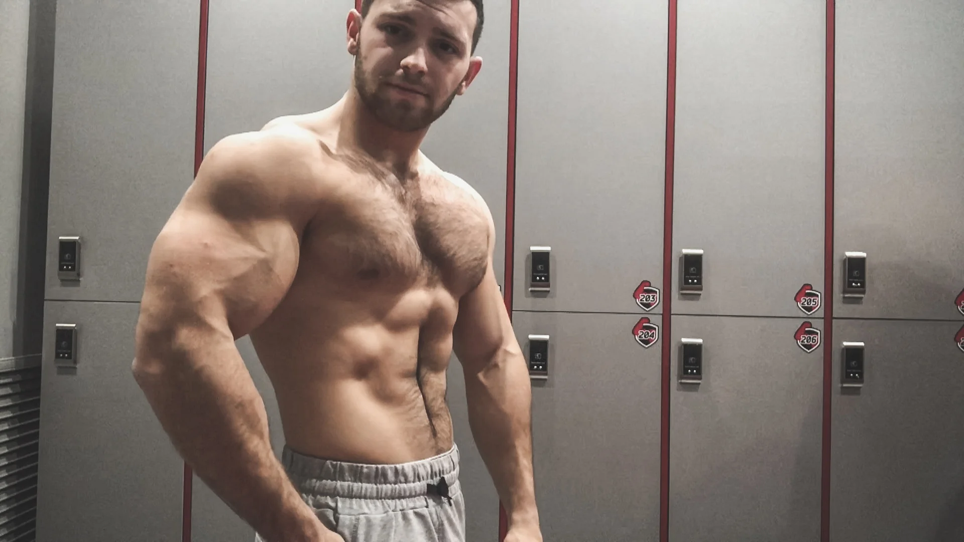insane arms training with Sergey | pumping arms and flexing in new gym with good muscle proress