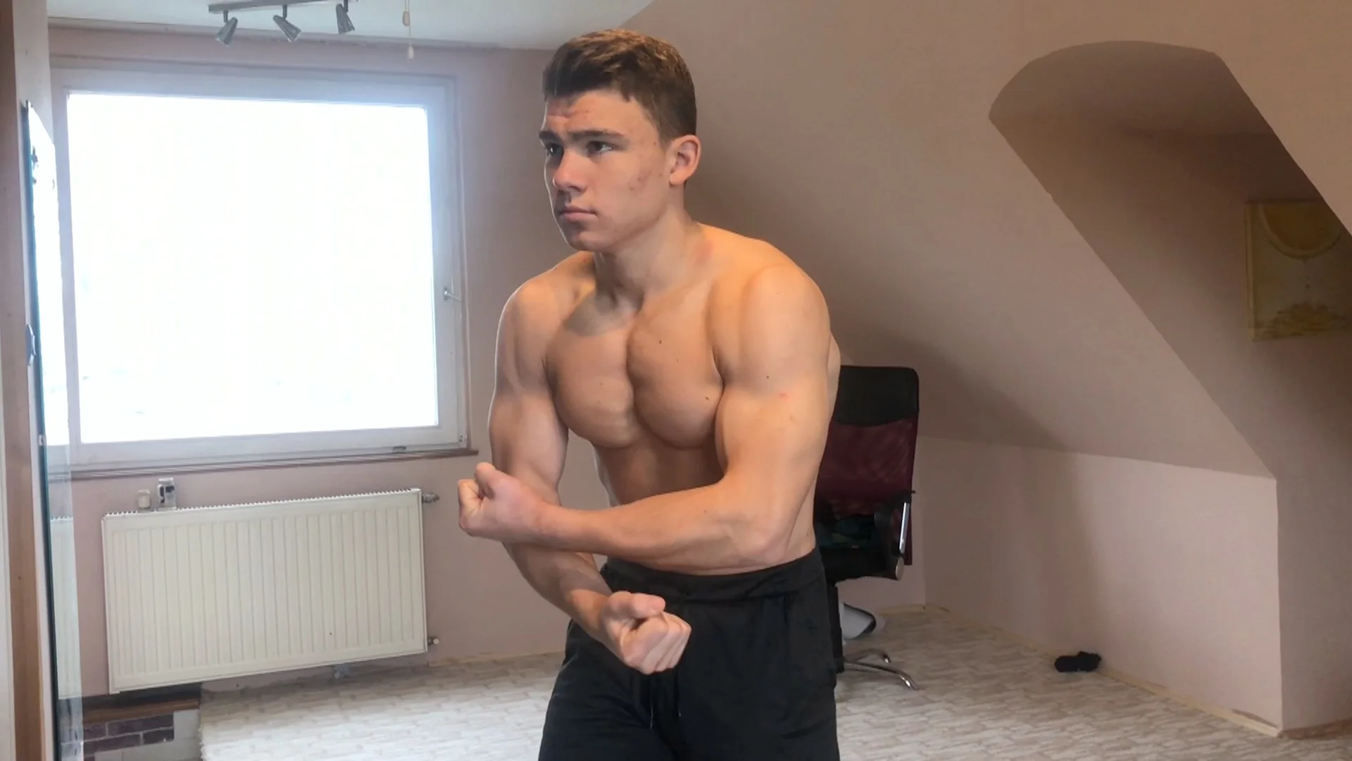 Oiling Up Flexing Video With Amazing Big Young Andrey's Muscles