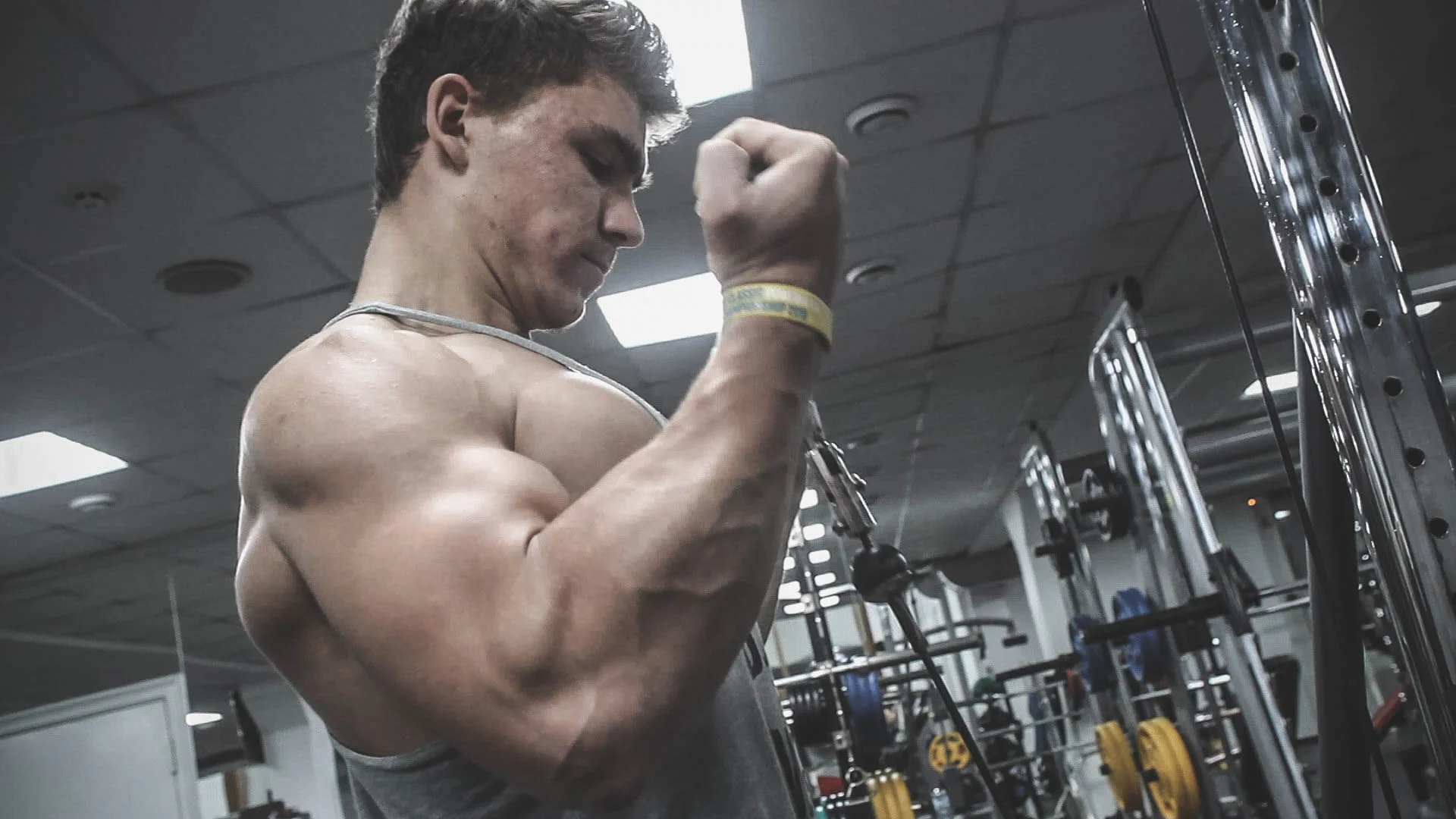 16 minutes gym training with strongest boy in the world