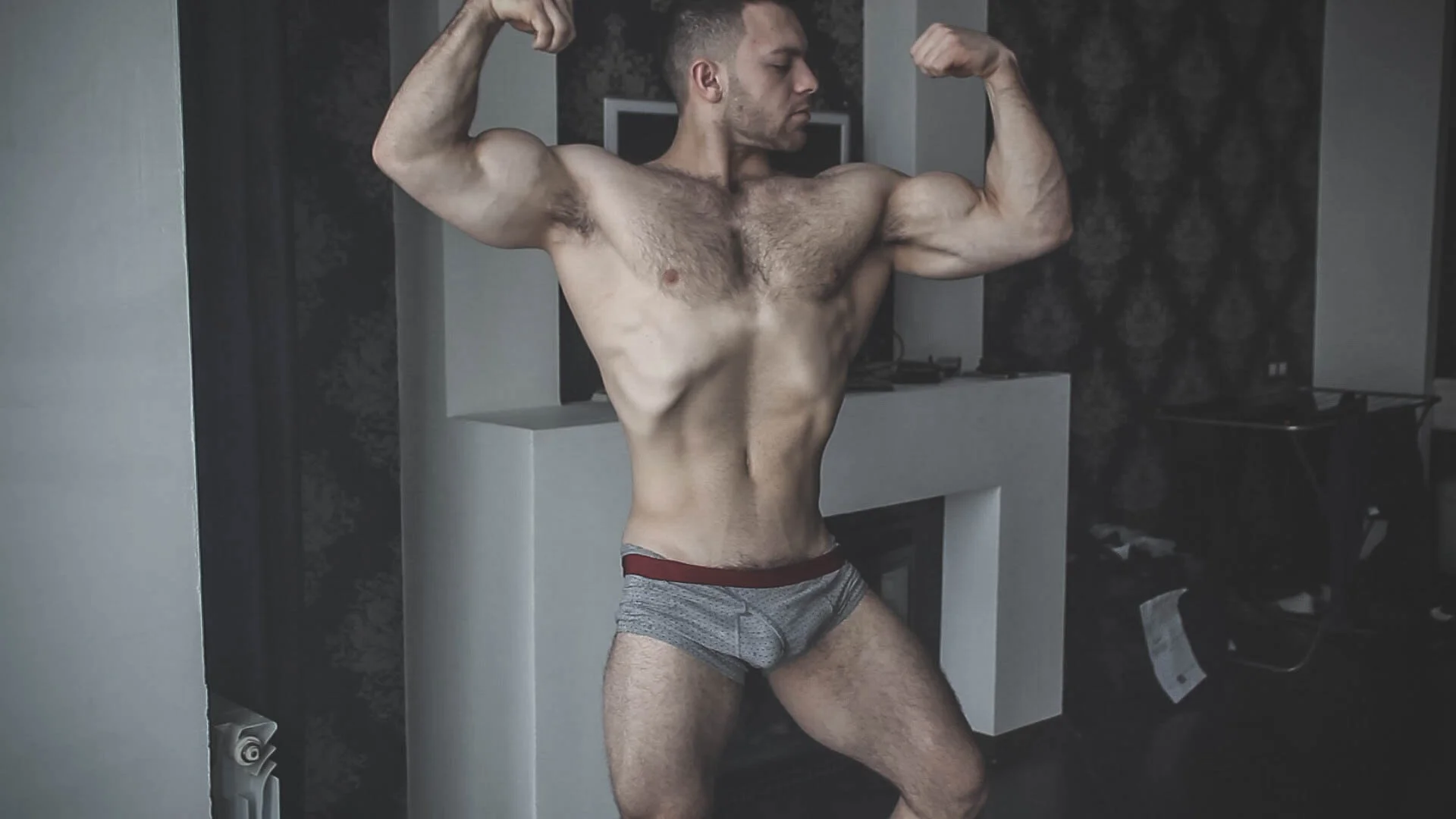 Amazing Flexing Show With Sergey And his Huge Awesome Muscles