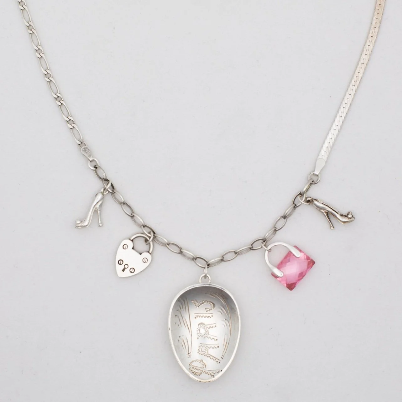 130924_IZZIVALENTINE_PRODUCT_V01-070-Edit.jpg
