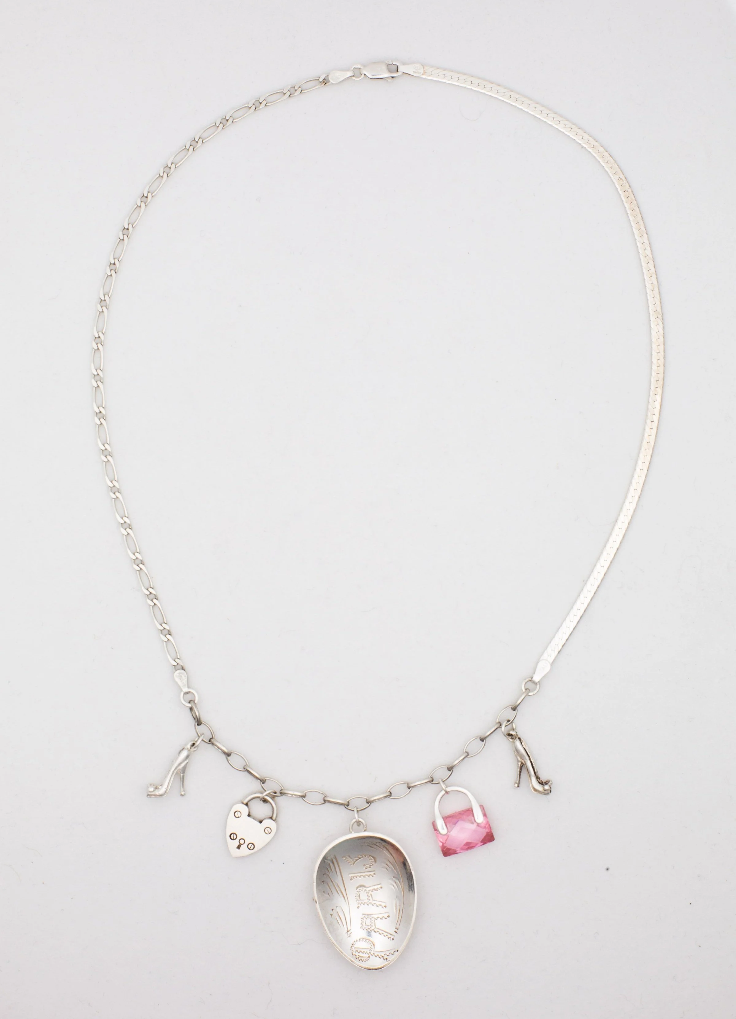 130924_IZZIVALENTINE_PRODUCT_V01-113.jpg