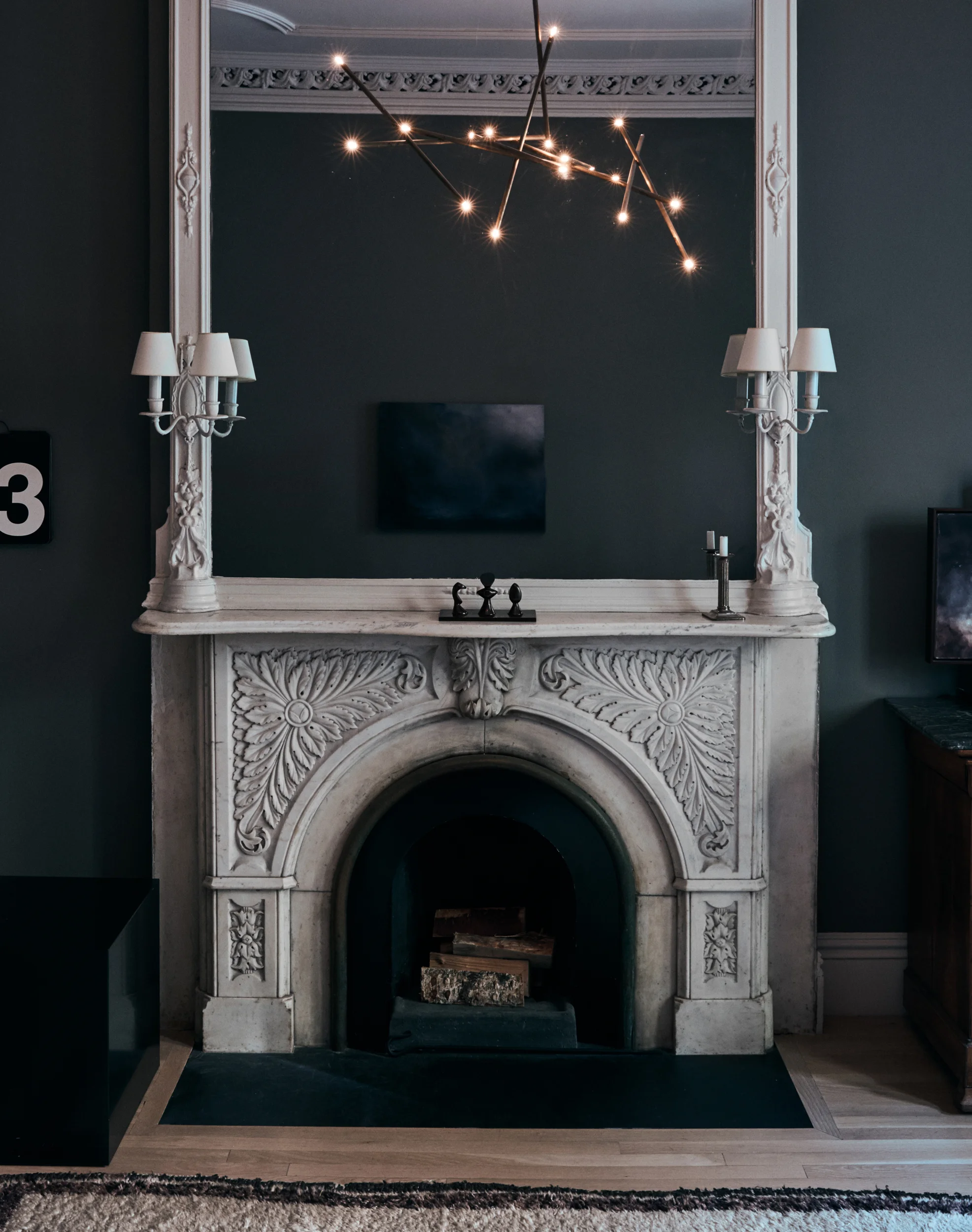 20161102S1_Tom_Delavan_Greenwich_Bedroom_Fireplace_and_Mirror_029.jpg
