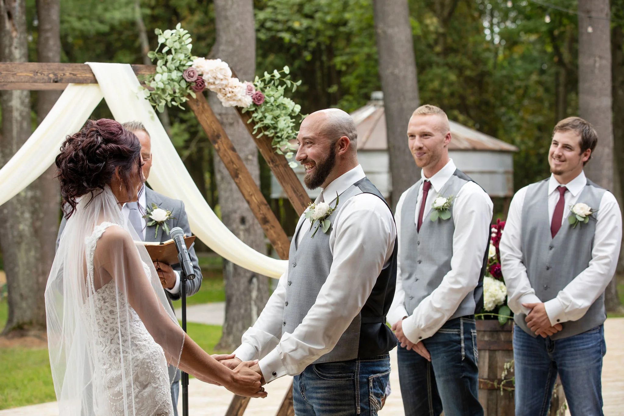 2019_09_ChelseaBlairPhotography_FahndrichWedding_SneakPeek_40.jpg