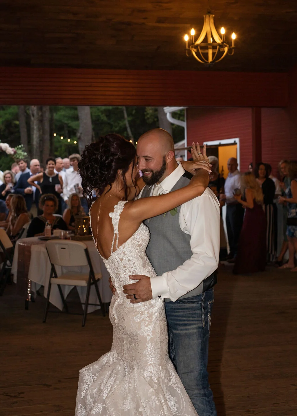2019_09_ChelseaBlairPhotography_FahndrichWedding_SneakPeek_85.jpg