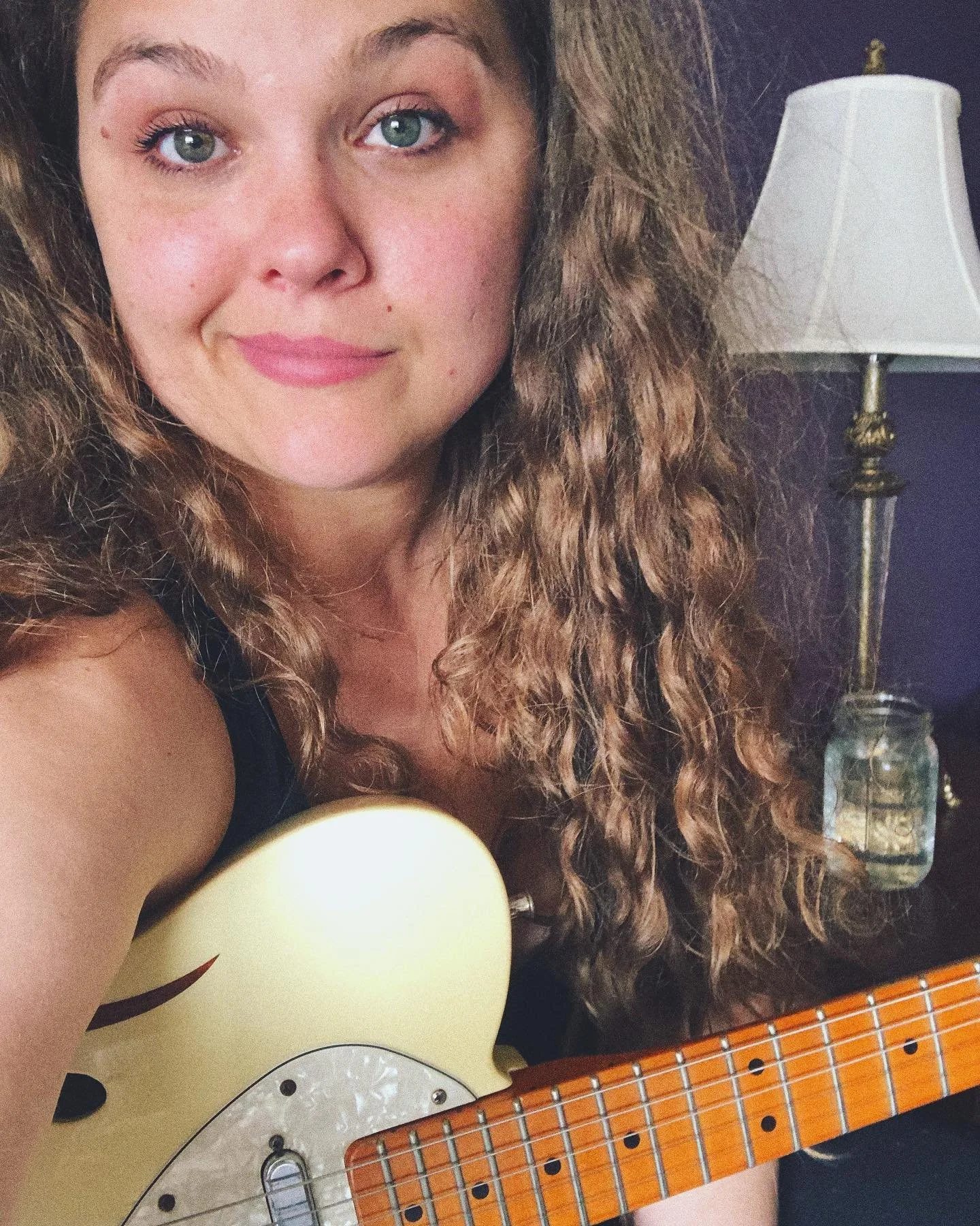 ✍️ feels like a good day for some sad song writing&hellip; 

#nalanirothrockmusic #nalanisings #singersongwriter #feelingtheblues #musician #musiclife #music #originalmusic #songwriting #sometimesiplayguitarbutistillkindofsuckatit