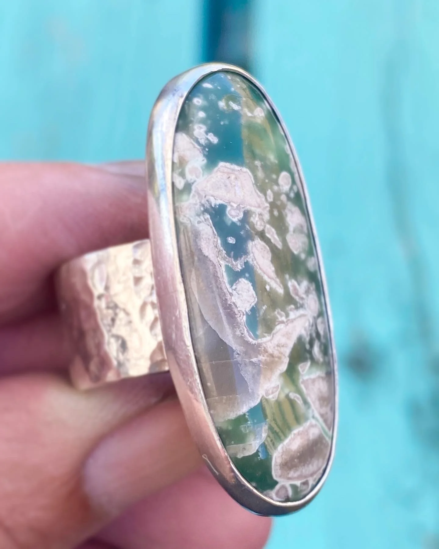 A9993CAB-F09C-4E06-A565-75F78E6119E1