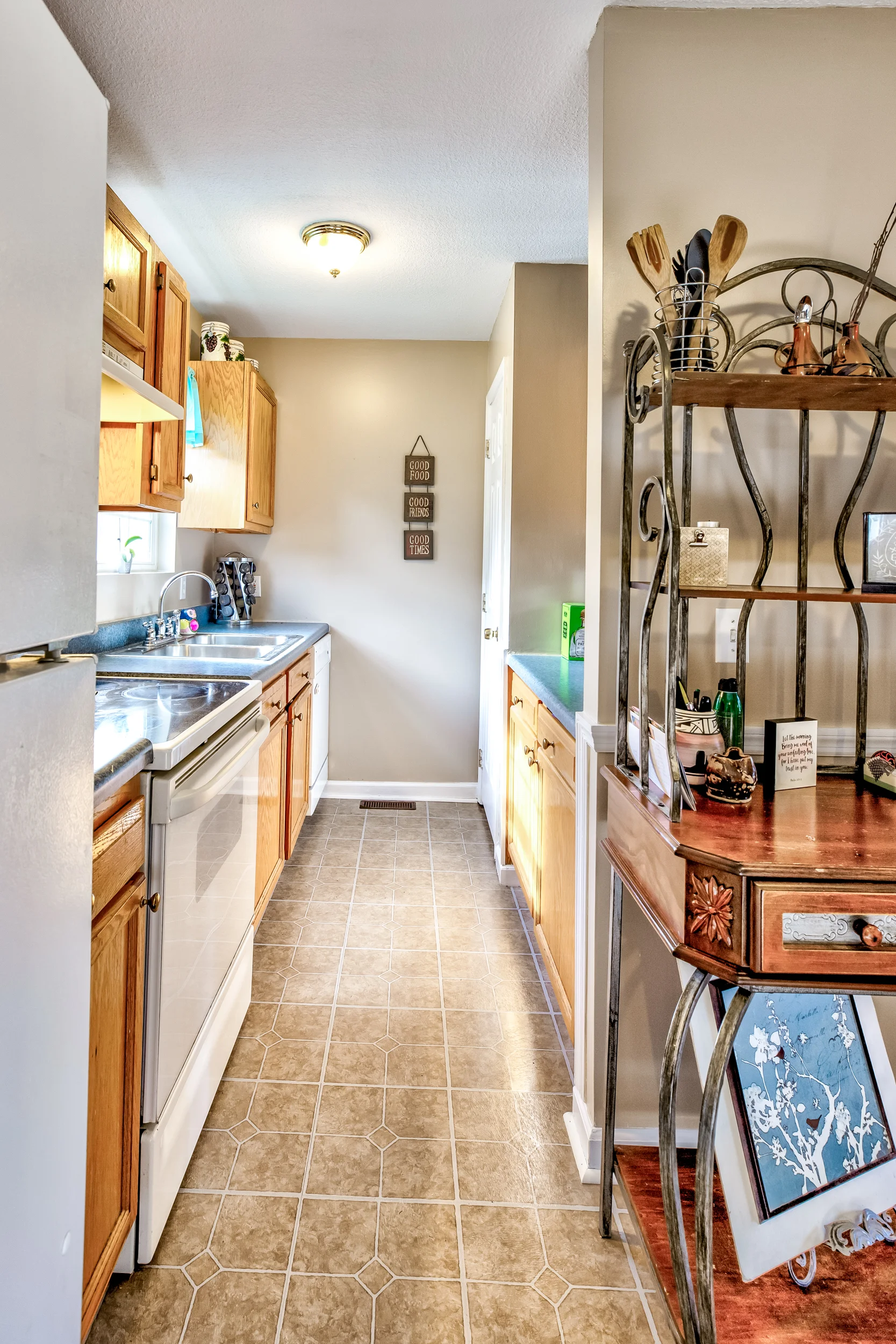 710 Fir Street-10.jpg