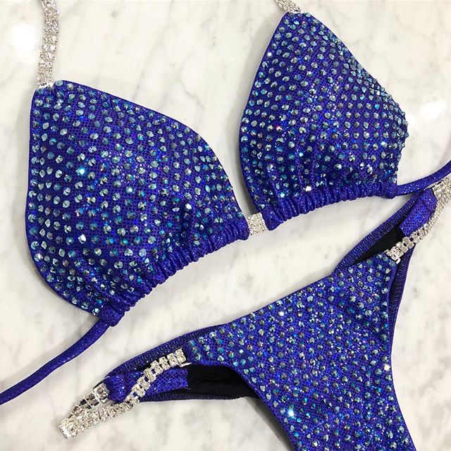 New Swarovski Shimmer Stone for the WIN!!!! Loooooving this mix of Tanzanite Shimmer and Sapphire AB. 💕 #bikinicompetitor #npcbikini