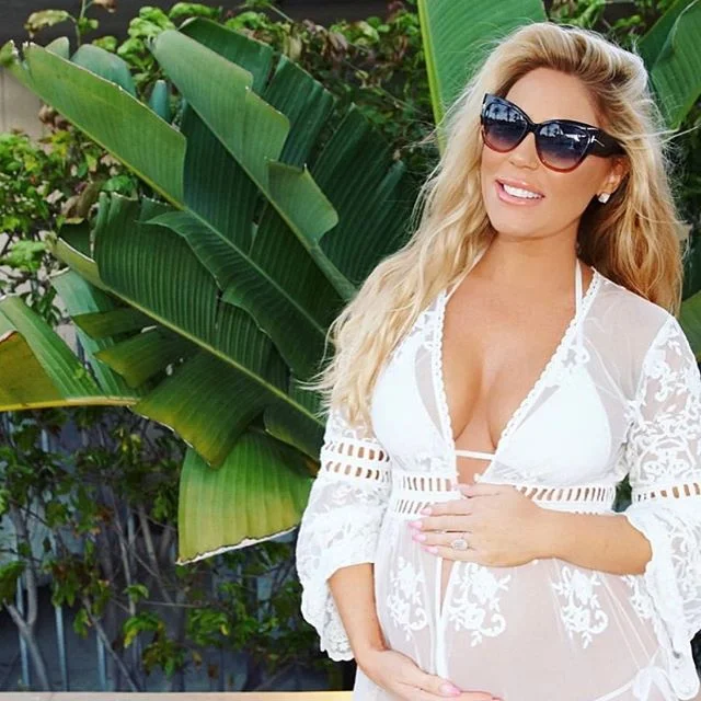 Happy National Sunnies Day! Nothing goes with a bikini like a great pair of sunglasses. 😎 We’re over here celebrating with @gretchenrossi in her signature bikini from the Gretchen Christine for Amanda Louise Collection... and have also decided to launch a 🌟 FLASH SALE🌟 just in time for 4th of July!!! 🇺🇸 Two of our favorite looks (The Lola & Nika) are 50% OFF THROUGH SATURDAY! Our quick shipping means you’ll get it just in time for our fav holiday! ⬅️ Swipe to see the Lola and Nika Bikinis on the stunning @jenniferengland11 ... and shop all our looks through the link in our bio.