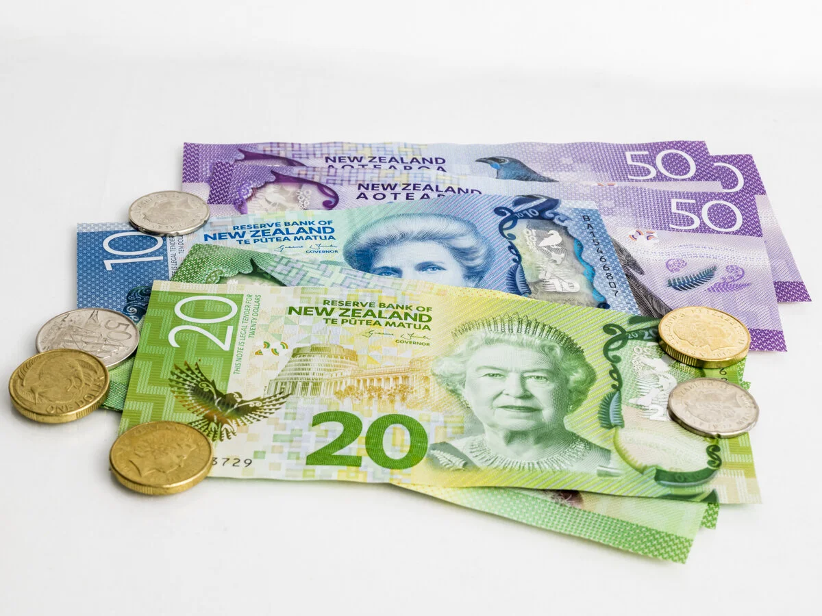 47 Small NZ Money XIII.jpg