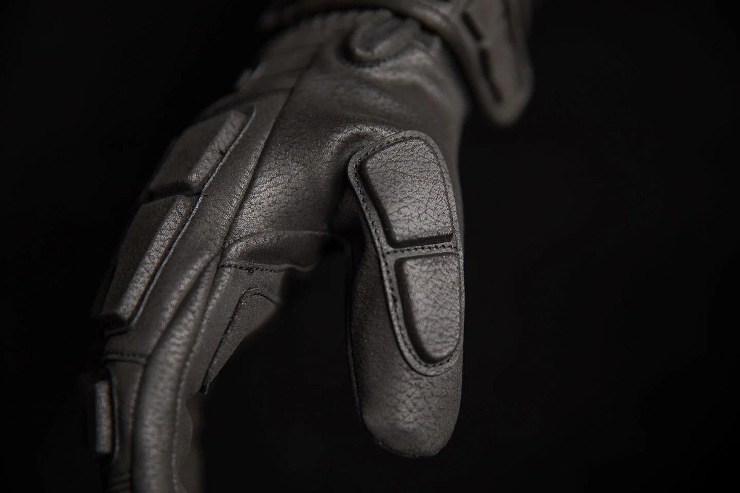 IconMotorhead3GloveDetail5.jpg