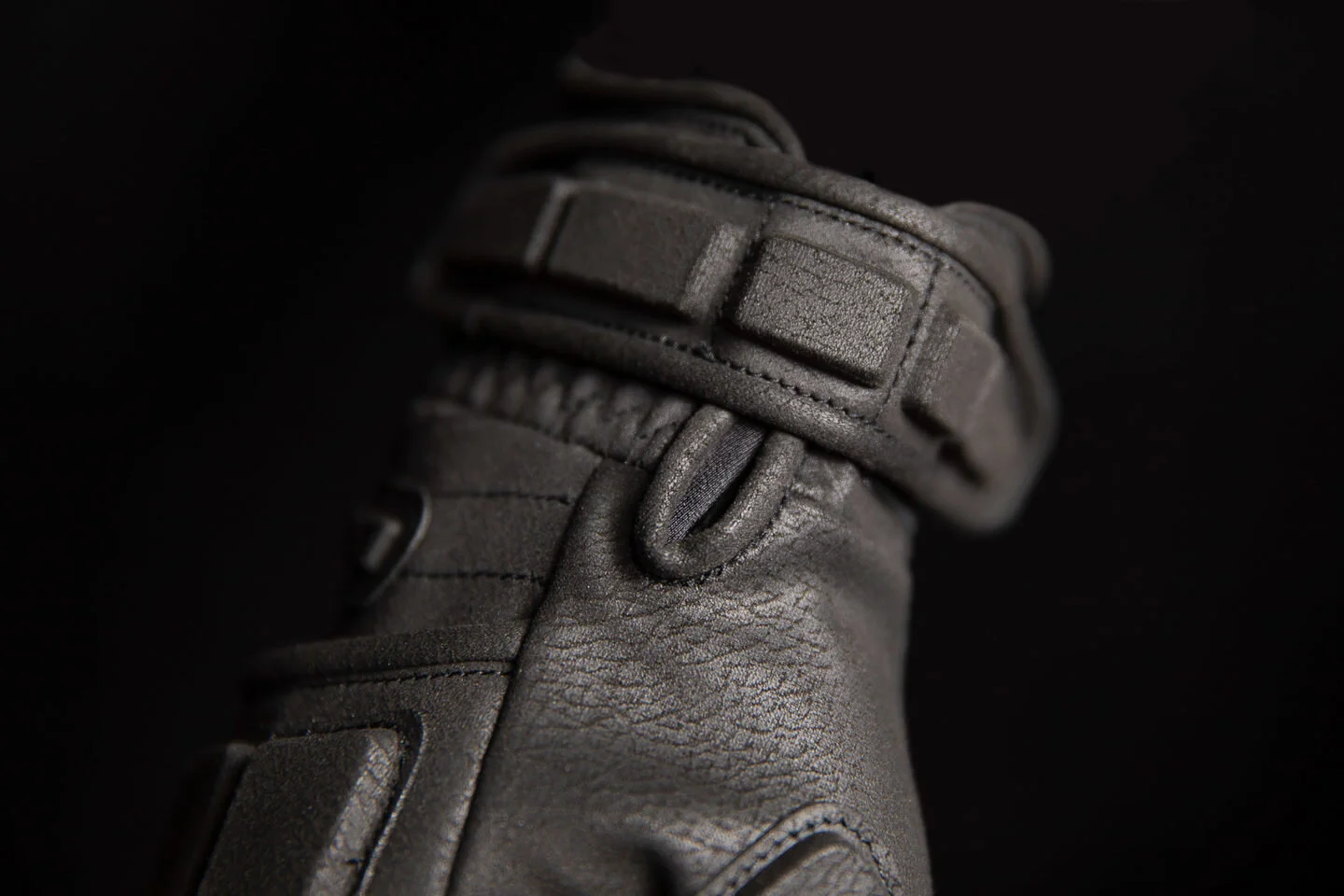 IconMotorhead3GloveDetail6.jpg