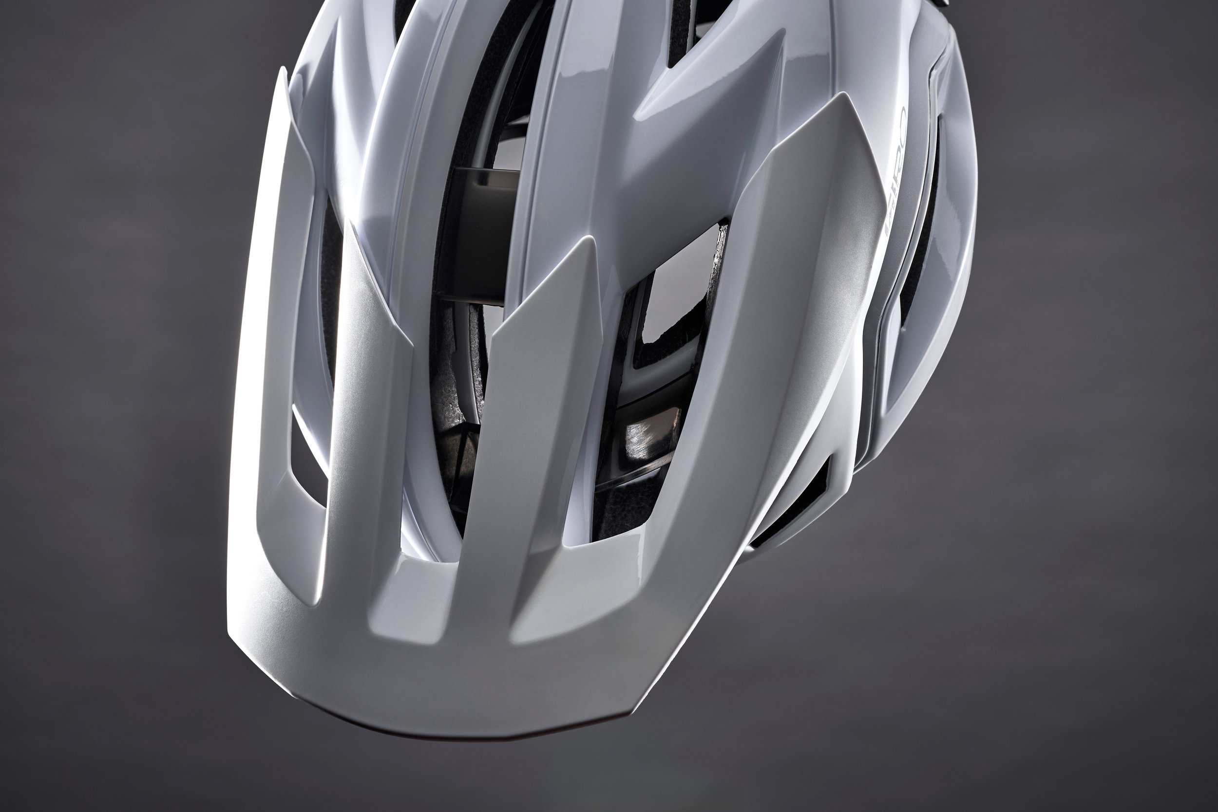 GIRO_MONTARO_PRO_STUDIO5350.jpg