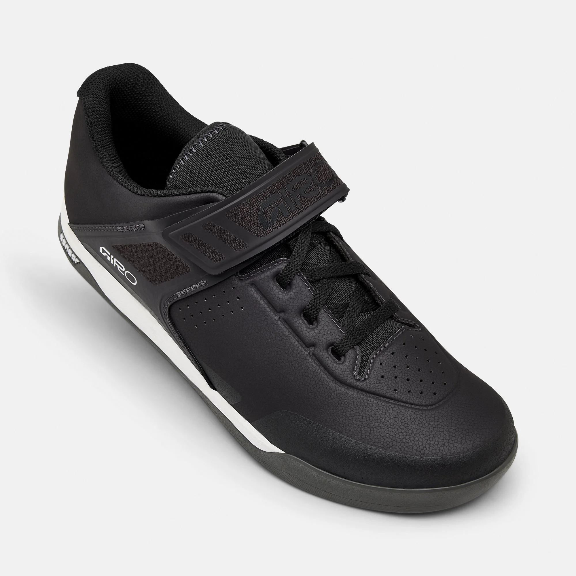 giro-chamber-iii-dirt-shoe-black-hero.jpg