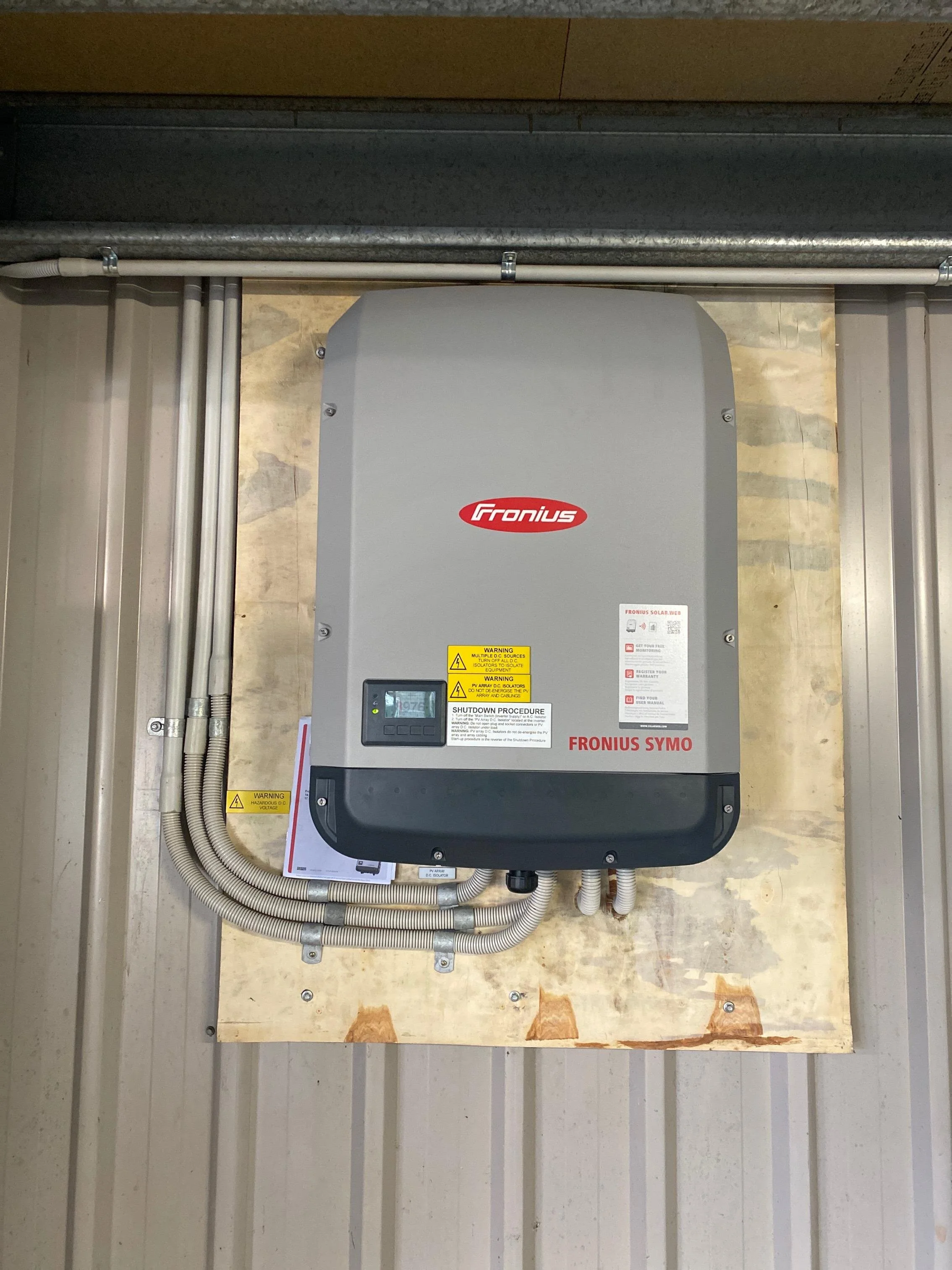 20kW Fronius Commercial Solar Inverter.jpg