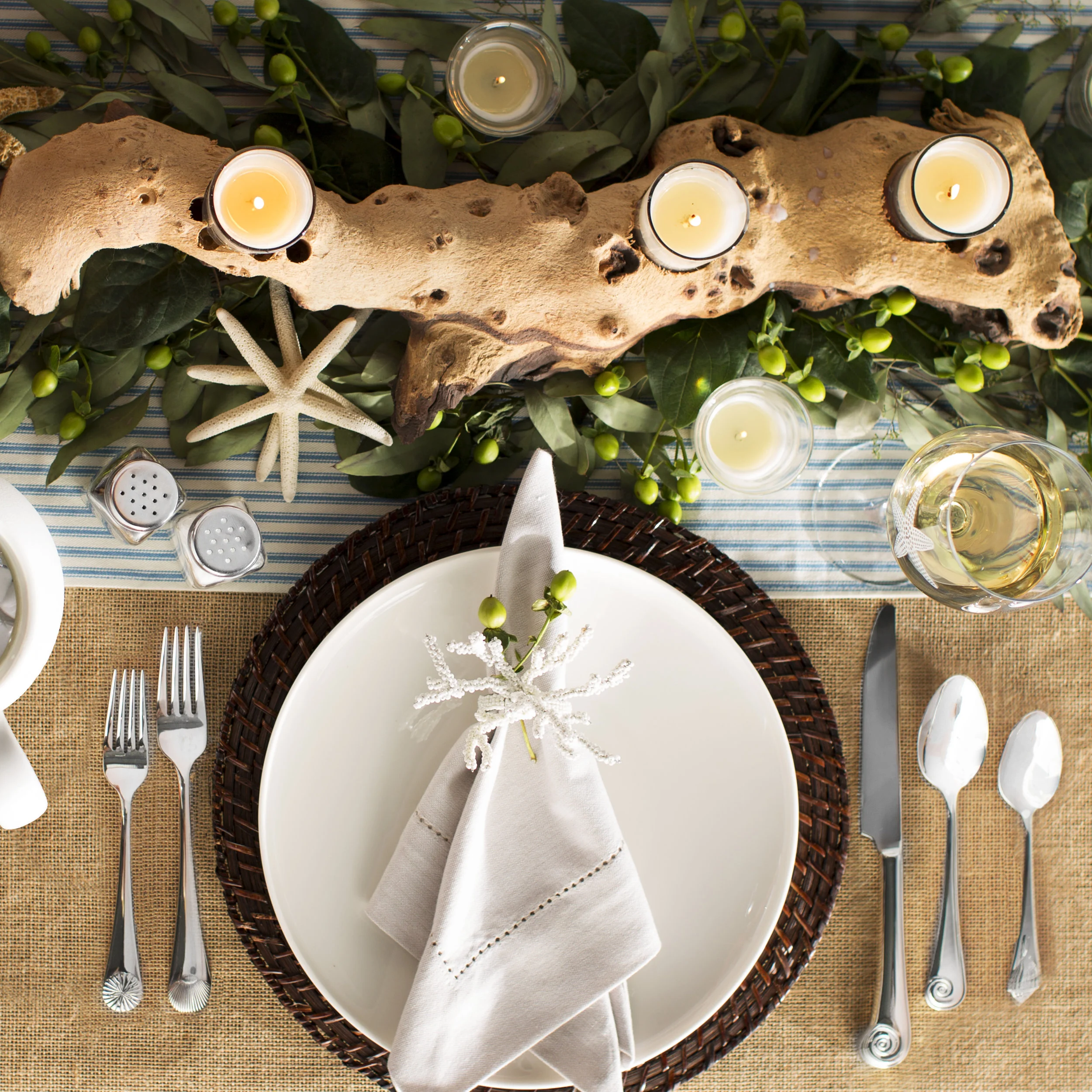 6022493_DS_Coastal_Holiday_Tabletop_101_S.jpg