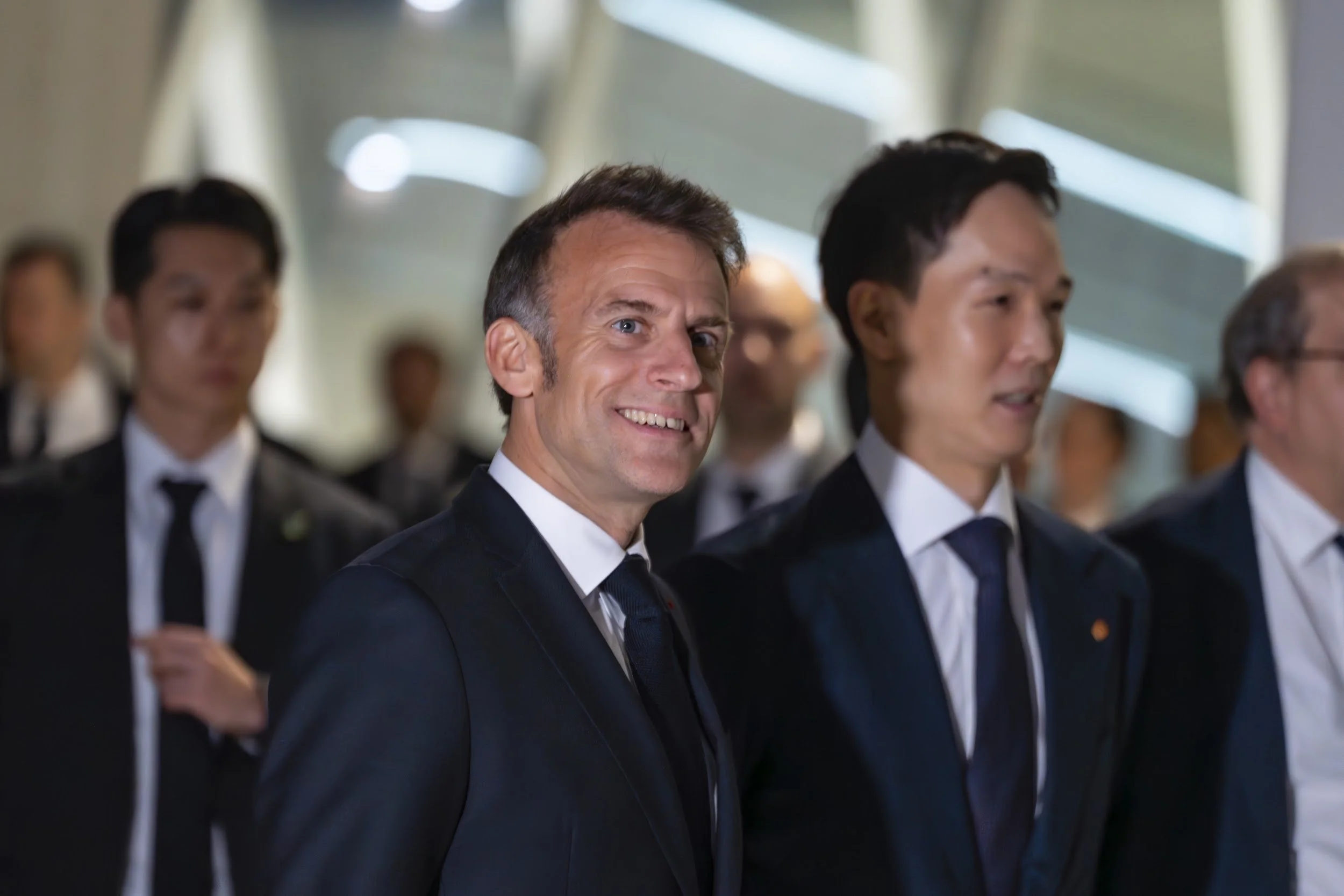 macron-visits-centre-pompidou-hanwha-photo-13.jpg