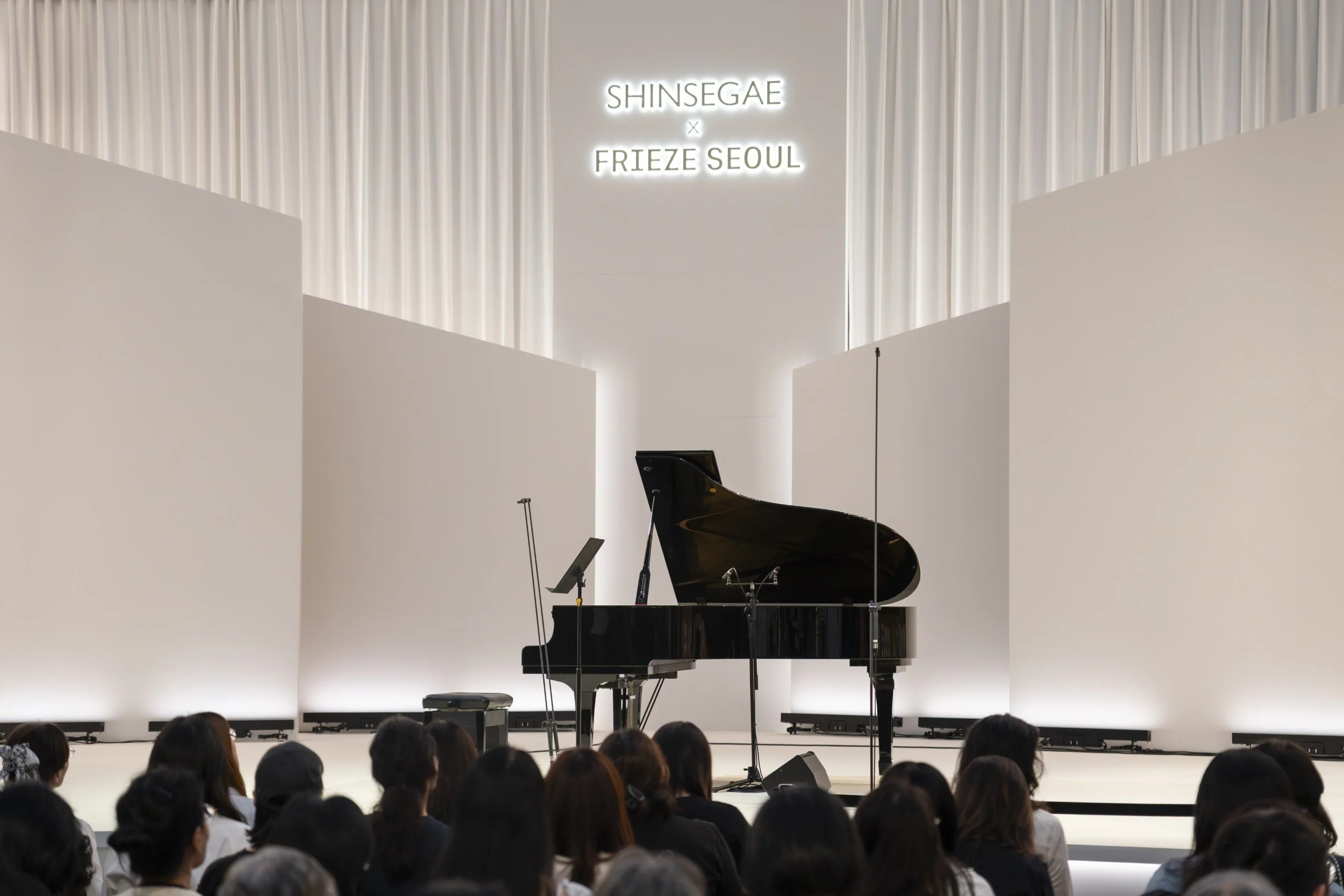 shinsegae-x-frieze-seoul-gala-dinner-04.jpg