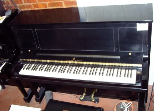 Steinway &amp; Sons, model 1098, 46” Studio Upright