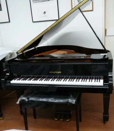Hyundai, model G-80a, 5’1” Baby Grand 