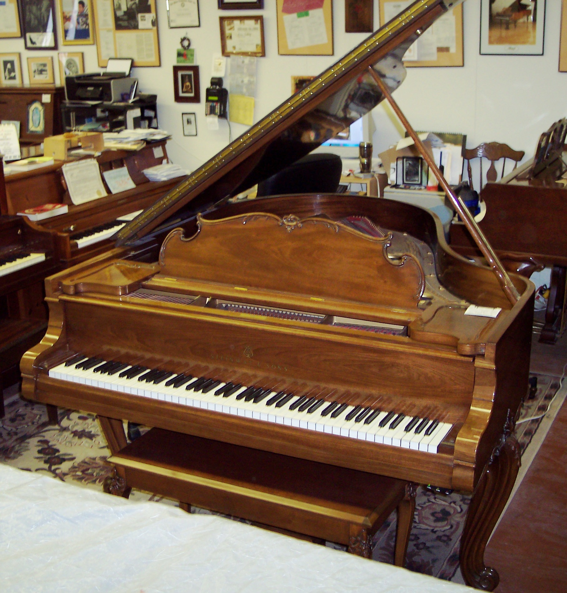 Steinway & Sons, model O, Louis XV,   5’10½” Grand & Bench