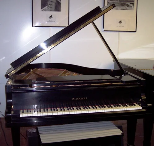 KAWAI, model 500, 5’9½” Grand Piano
