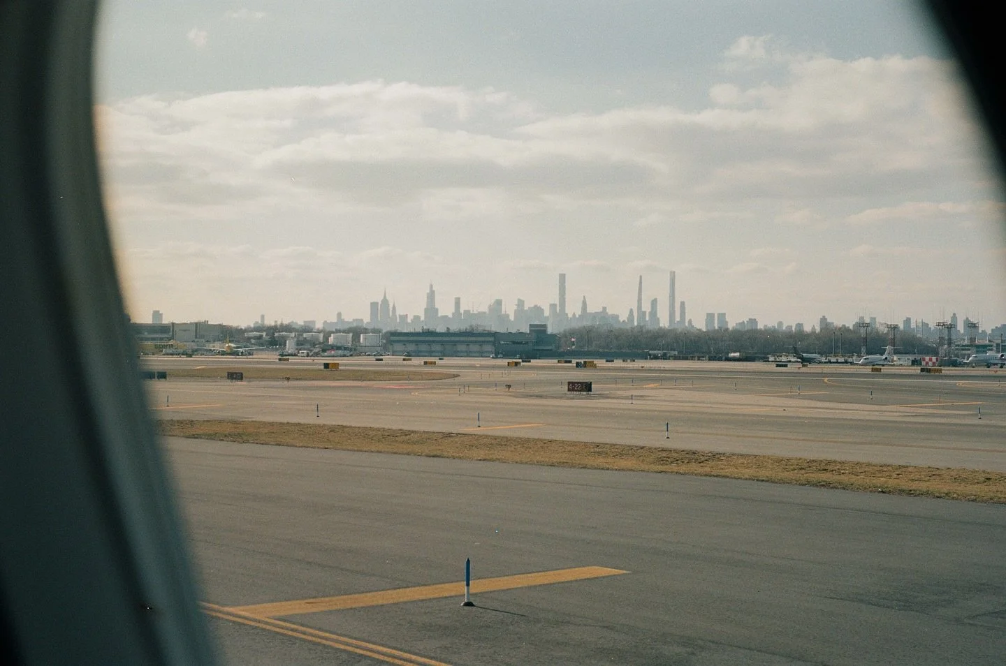 Being back in NY reminded me of my accumulating film scans of this place. I do love it here.

#35mmfilm #kodakportra400 #kodakportra #newyorkonfilm #grainisgood