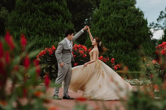 I&rsquo;m in Nagoya this weekend to attend a wedding. A preview image from a recent shoot. Can&rsquo;t wait to start working on this set of images when I&rsquo;m back.
.
.
.
#preweddingphoto #japanprewedding #japanprewedding #kyoto #japanengagementph