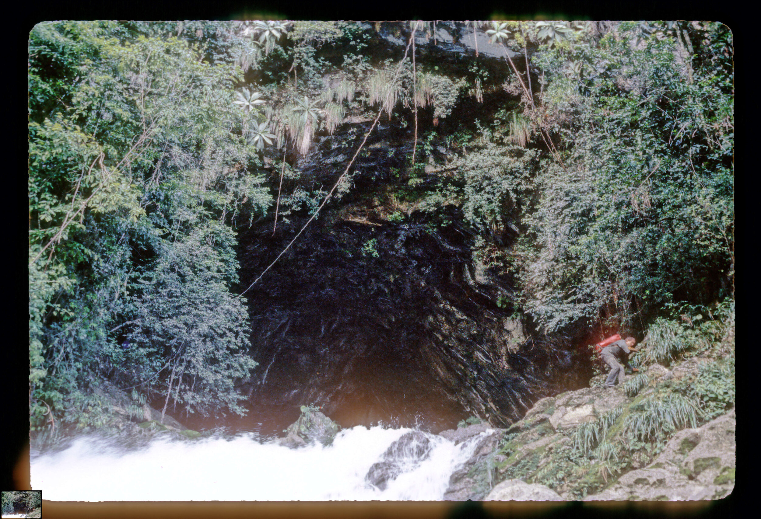  The cave entrance. Photo by Bill Stone. 