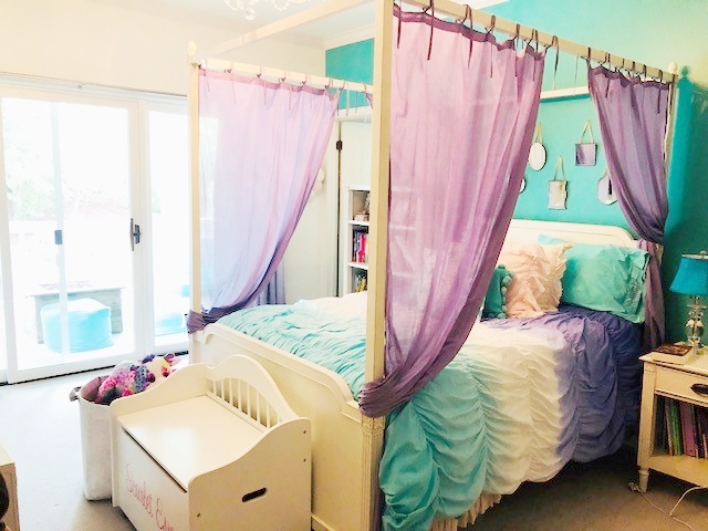 Scarlet's room