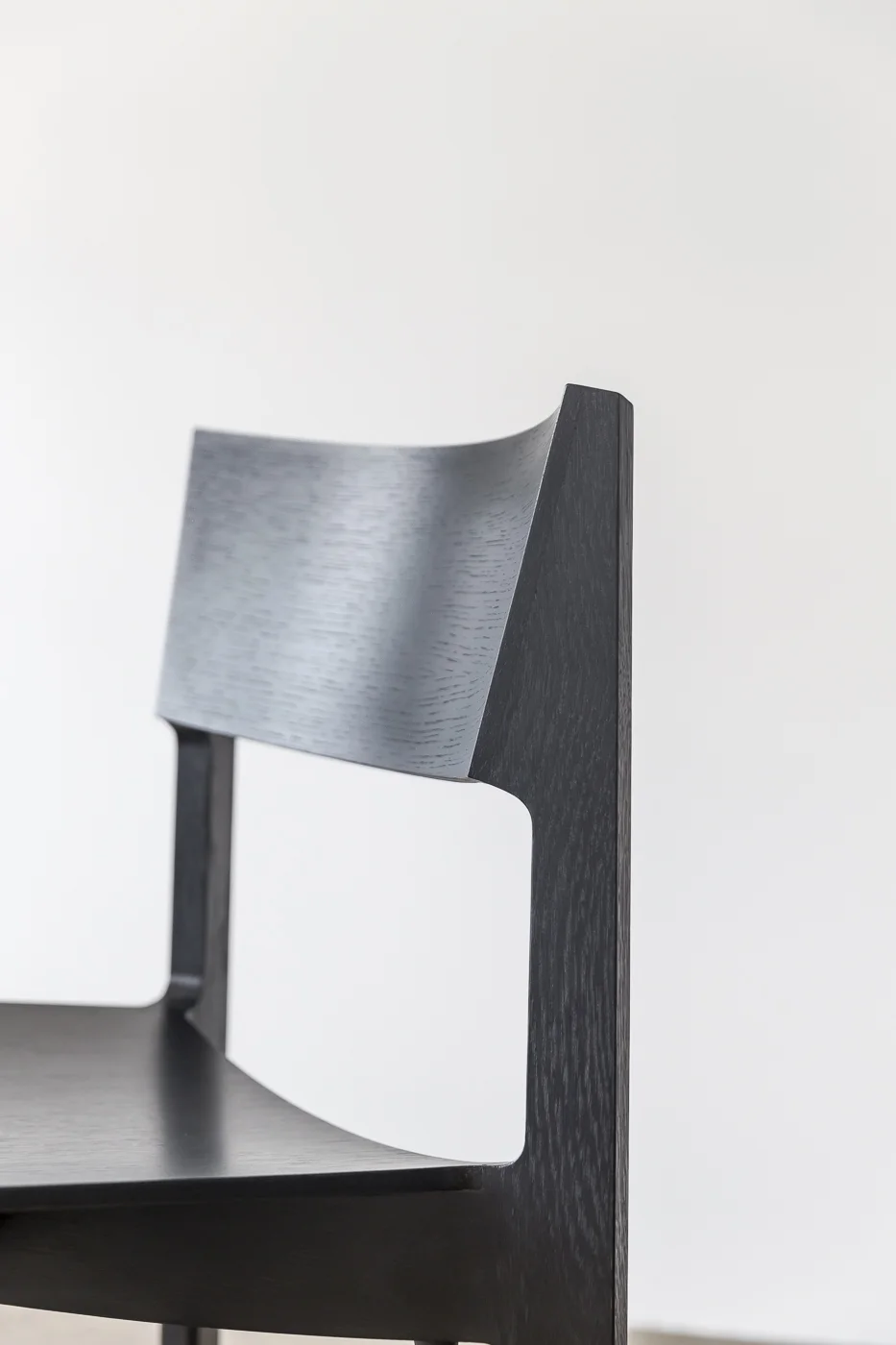 Elementary_Chair_Black_Feelgood_Designs_Detail_Project82.jpg