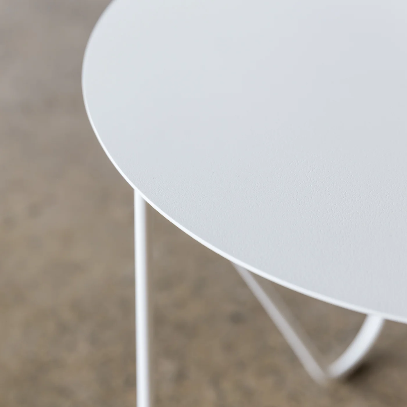 Mabel_Side_Table_White_DesignKiosk_SurfaceDetail_Project82.jpg