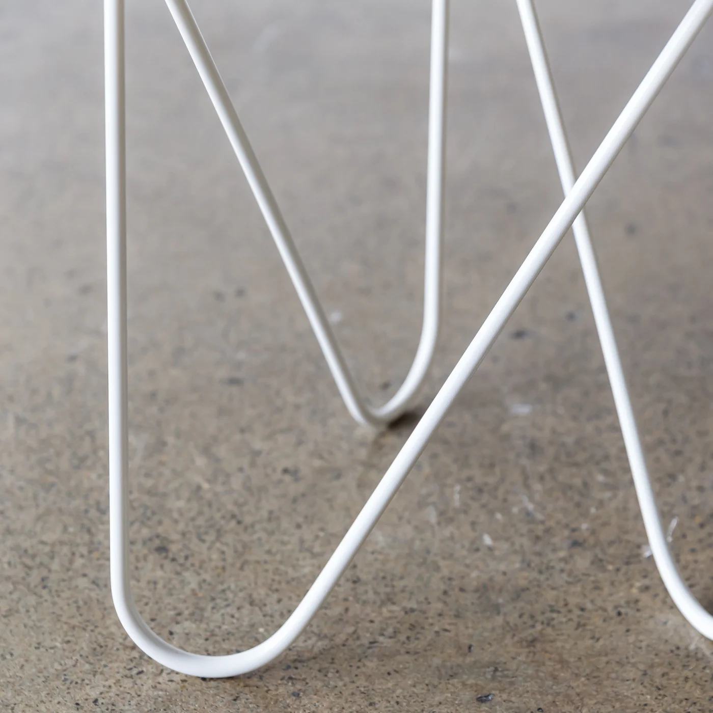 Mabel_Side_Table_White_DesignKiosk_LegDetail_Project82.jpg
