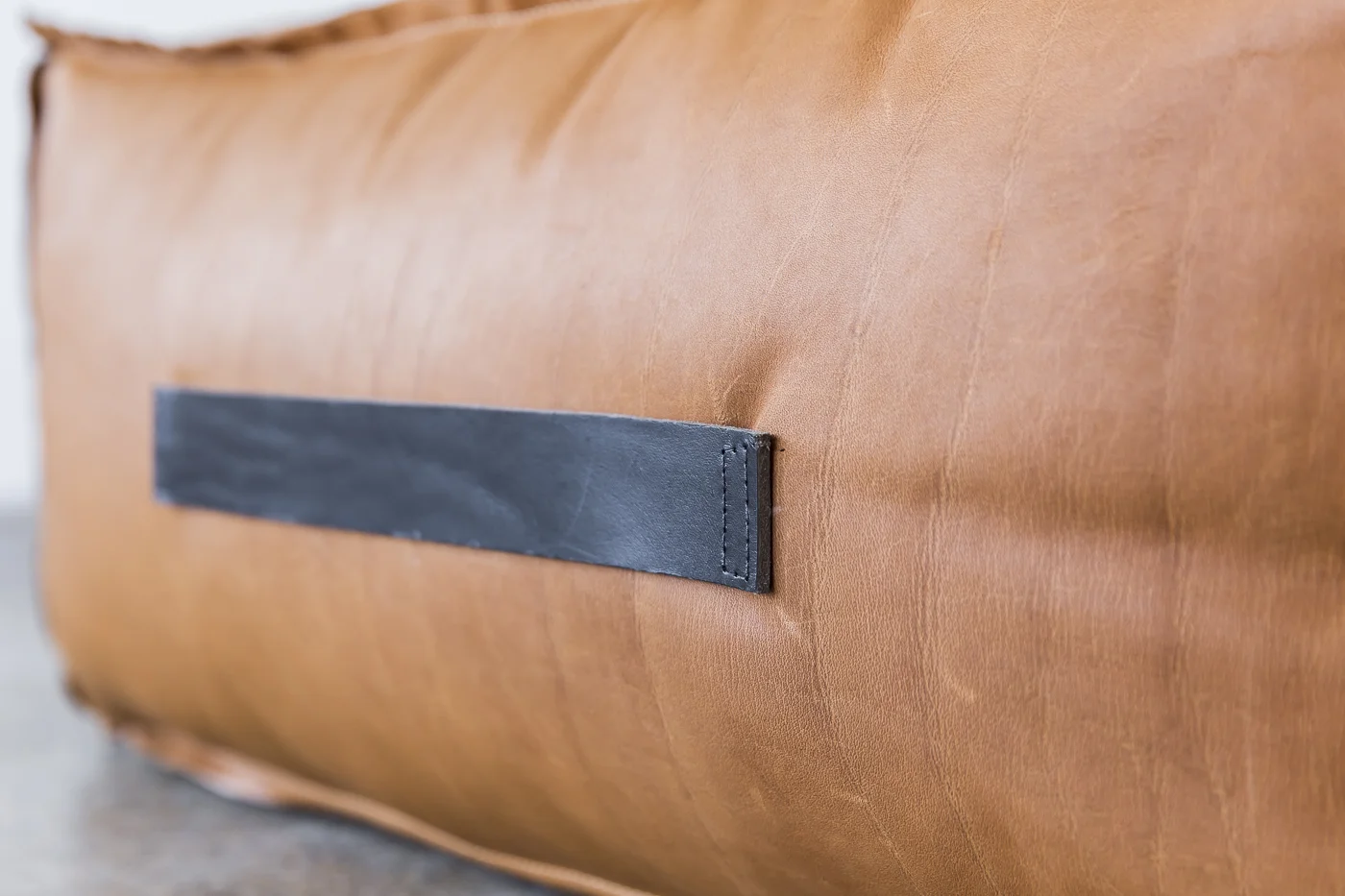 Norman_Ottoman_Leather_Staple&Co_HandleDetail_Project82.jpg