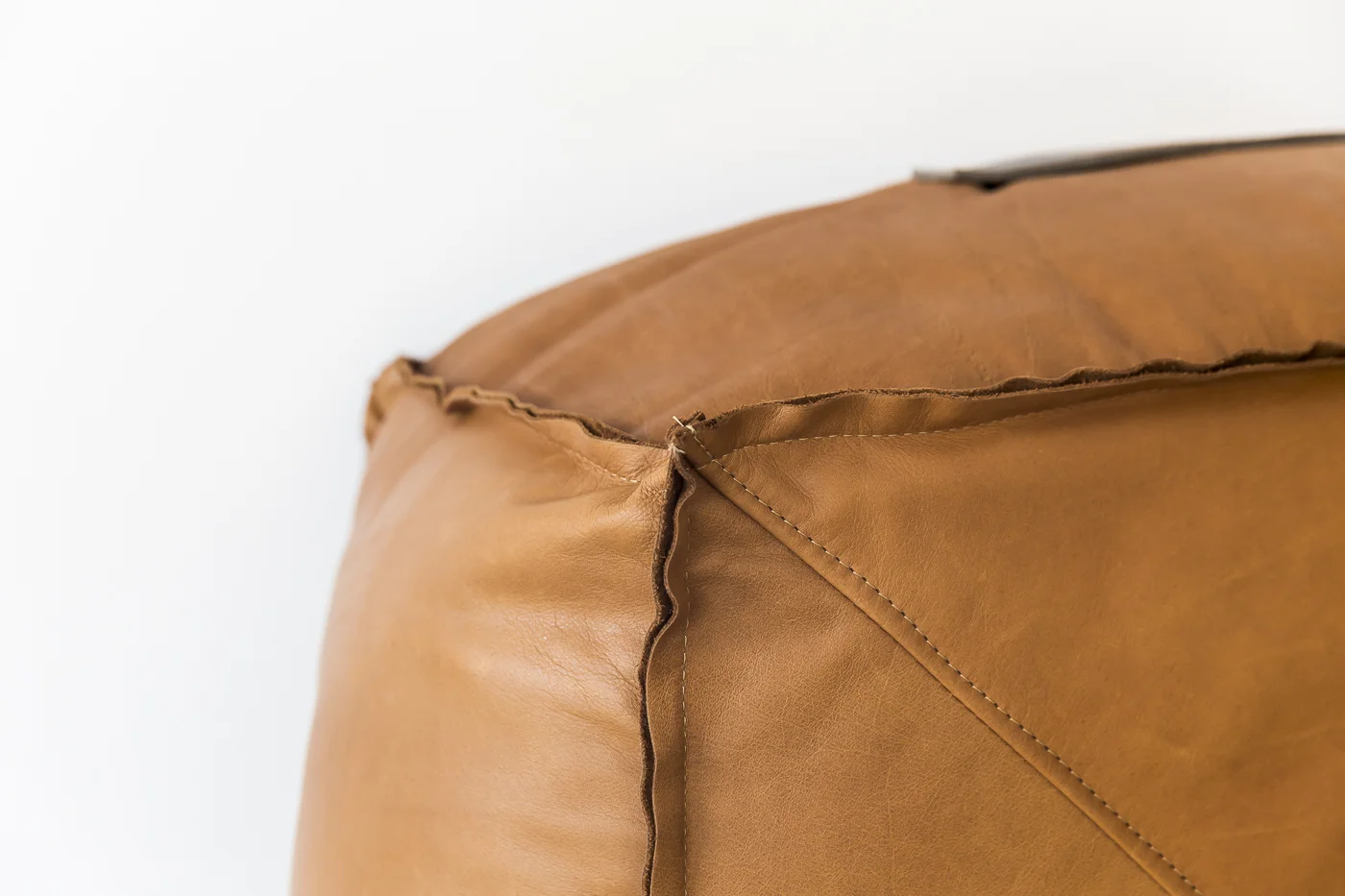Norman_Ottoman_Leather_Staple&Co_SeamDetail_Project82.jpg