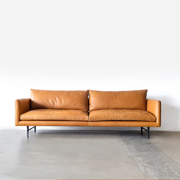 Louis_Sofa_Ranchero_Square_Staple&Co_Establishing1_Web_Project82.jpg